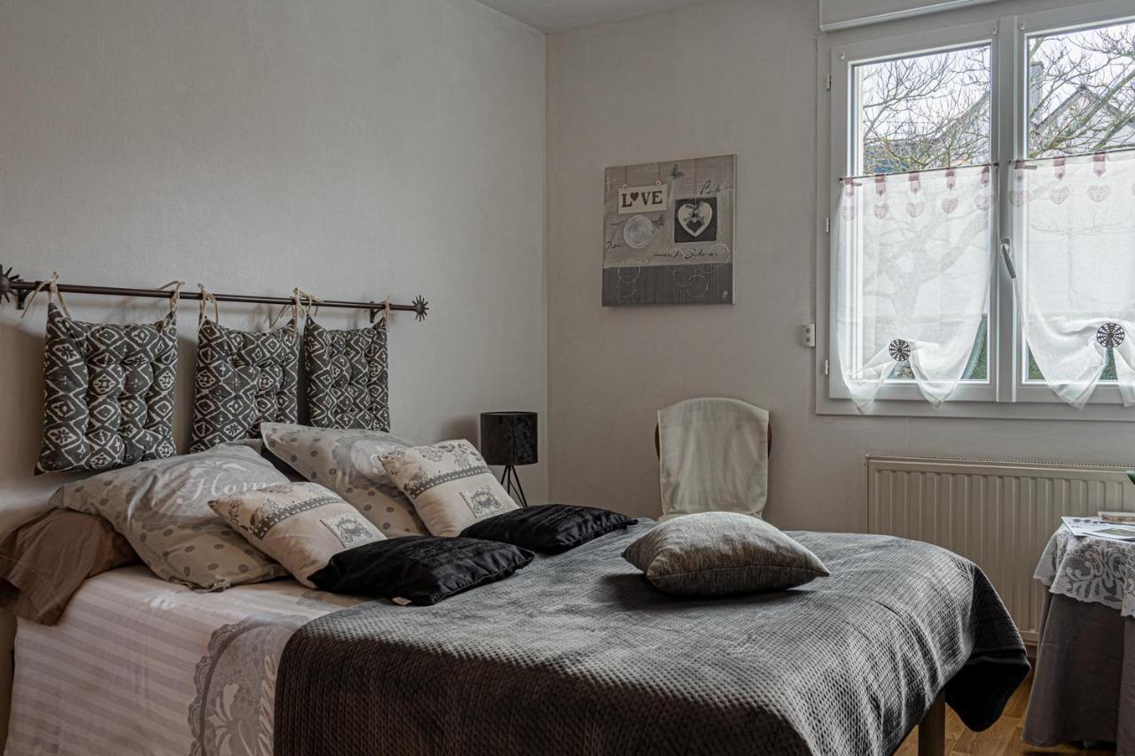 Chambres D Hotes Les Papillons Évron Zewnętrze zdjęcie