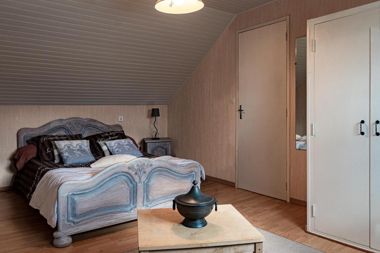Chambres D Hotes Les Papillons Évron Zewnętrze zdjęcie